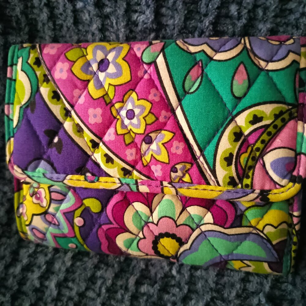 The Vera Bradley ID Wallet – where style meets convenience! 🌸